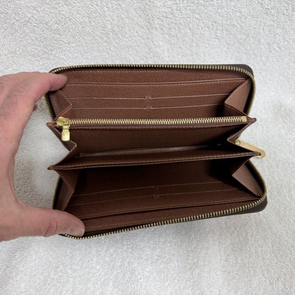 Louis Vuitton X Stephen Sprouse Monogram Roses Zippy Wallet - Picture 4 of 16